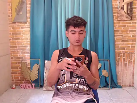 boy raphael online show from October 2025 04:35:02 AM