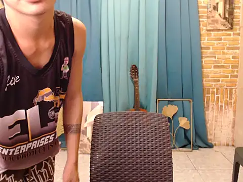 boy raphael online show from October 2025 04:45:02 AM