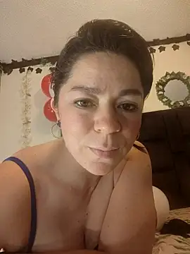 Snapshot of disneey2888 chatting on October 2025 01:20:01 PM disneey2888 online show from October 2025 01:20:01 PM