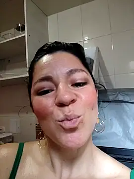 Snapshot of disneey2888 chatting on November 2025 12:31:01 PM disneey2888 online show from November 2025 12:31:01 PM