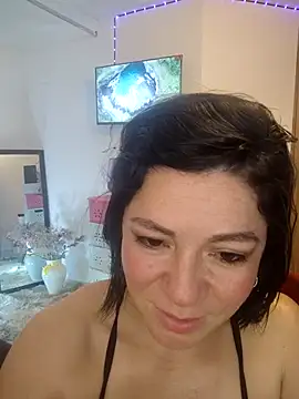 Snapshot of disneey2888 chatting on November 2025 03:21:02 AM disneey2888 online show from November 2025 03:21:02 AM