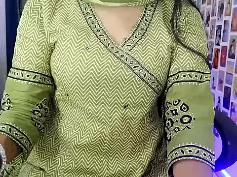 your Tanu 02 online show from October 2025 08:42:01 PM