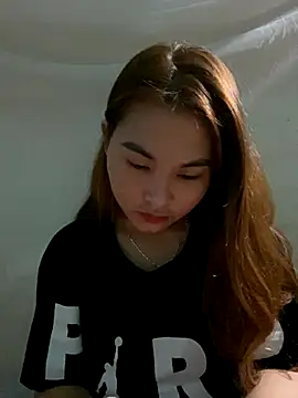 Snapshot of Yan_50299 chatting on October 2025 05:25:03 PM Yan 50299 online show from October 2025 05:25:03 PM