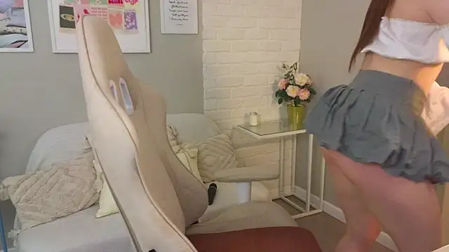 JulliRoss online show from April 2026 05:03:01 AM