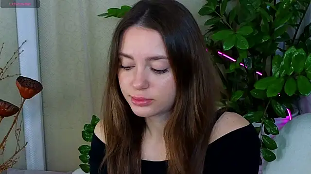 JulliRoss online show from October 2025 05:17:02 AM