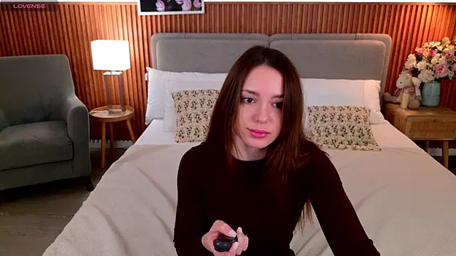 Snapshot of JulliRoss chatting on October 2025 05:20:01 AM JulliRoss online show from October 2025 05:20:01 AM