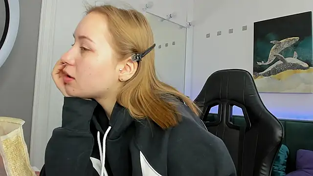 Melissa new22 online show from November 2025 12:22:02 AM