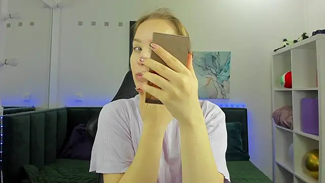 Melissa new22 online show from November 2025 11:08:02 PM