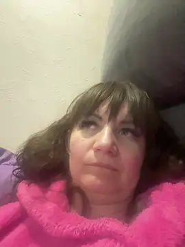 Butterfly8385 online show from April 2026 06:36:01 PM