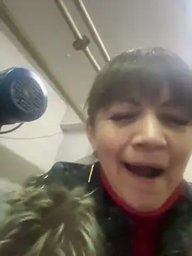 Butterfly8385 online show from December 2025 04:02:02 PM