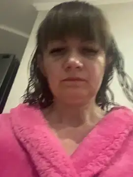 Butterfly8385 online show from May 2026 06:41:02 PM