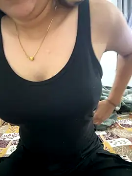 Snapshot of riya_sharmaa01 chatting on October 2025 07:29:02 AM riya sharmaa01 online show from October 2025 07:29:02 AM