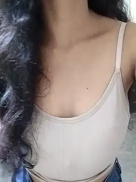 Jaanvi G online show from October 2025 12:57:01 PM