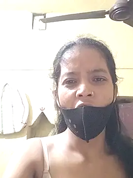 Jaanvi G online show from November 2025 06:22:02 PM