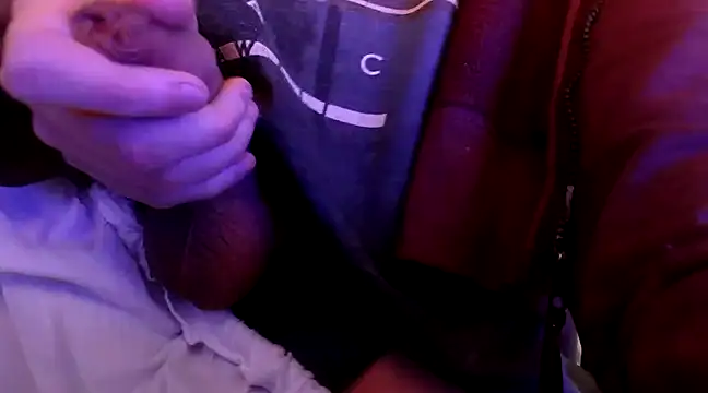 Snapshot of tykun chatting on March 2025 06:17:02 AM tykun online show from March 2025 06:17:02 AM