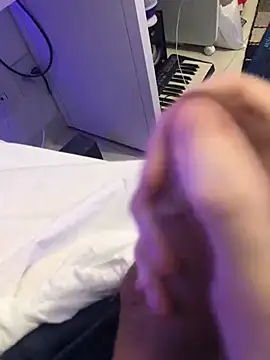 Snapshot of tykun chatting on December 2024 06:41:02 AM tykun online show from December 2024 06:41:02 AM