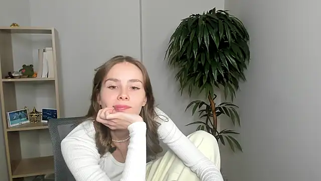 MonetLeitman online show from October 2025 05:41:02 AM
