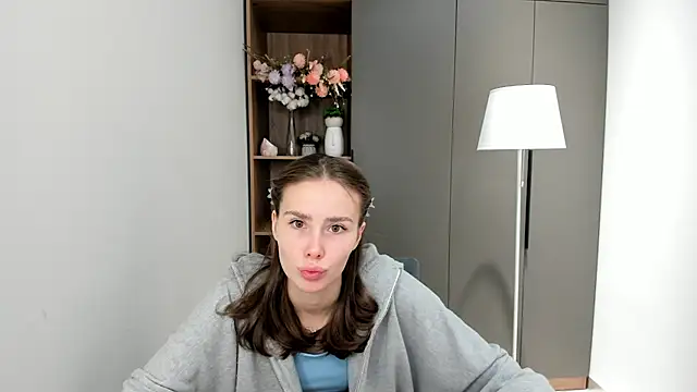 MonetLeitman online show from October 2025 02:13:01 AM