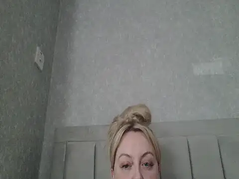 Snapshot of kikicupcake chatting on October 2025 01:01:02 PM kikicupcake online show from October 2025 01:01:02 PM