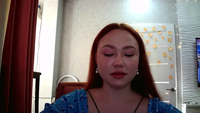 LolaMint  online show from October 2025 10:05:01 AM