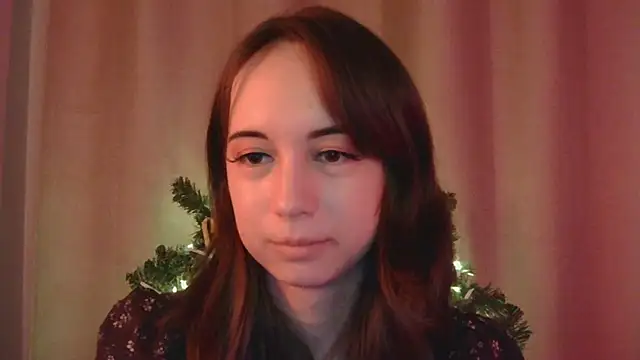 VeraLush online show from December 2025 12:43:02 PM