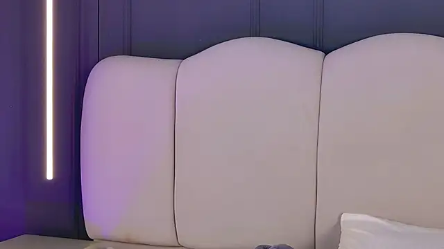 AmyCarammel online show from November 2025 06:19:02 PM