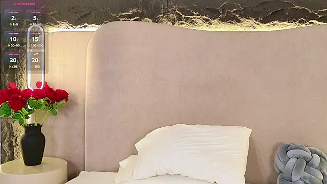 AmyCarammel online show from November 2025 06:00:02 PM