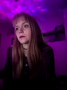 Snapshot of OpheliaMills chatting on October 2025 09:26:02 PM OpheliaMills online show from October 2025 09:26:02 PM