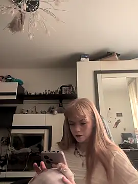 Snapshot of OpheliaMills chatting on October 2025 08:44:01 AM OpheliaMills online show from October 2025 08:44:01 AM