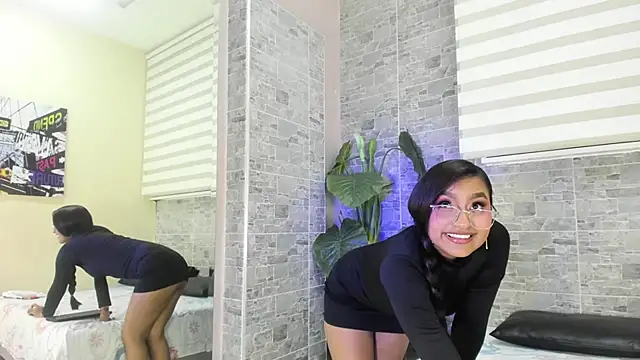 AmberBlazze online show from October 2025 12:06:01 PM