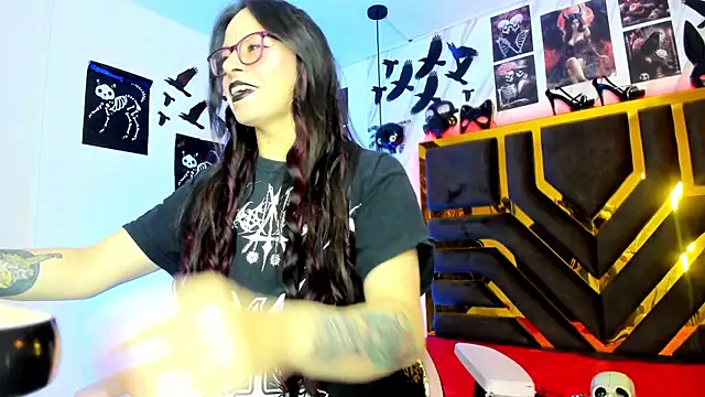 Evangelinejoness  online show from November 2025 11:43:01 AM