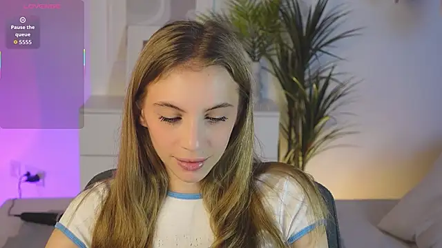 Snapshot of mia_silkk chatting on November 2025 06:17:01 AM mia silkk online show from November 2025 06:17:01 AM