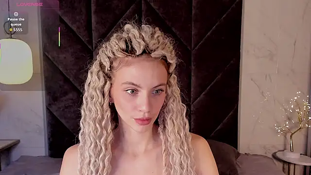 Snapshot of mia_silkk chatting on October 2025 08:57:02 AM mia silkk online show from October 2025 08:57:02 AM