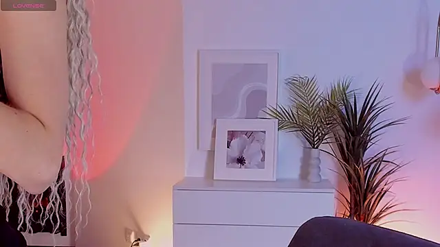 Snapshot of mia_silkk chatting on October 2025 06:25:02 AM mia silkk online show from October 2025 06:25:02 AM