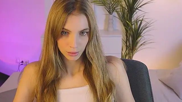 Snapshot of mia_silkk chatting on November 2025 06:19:01 AM mia silkk online show from November 2025 06:19:01 AM