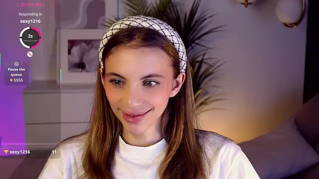 Snapshot of mia_silkk chatting on November 2025 06:17:02 AM mia silkk online show from November 2025 06:17:02 AM