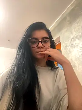 Snapshot of MissHerra2 chatting on November 2025 02:53:02 PM MissHerra2 online show from November 2025 02:53:02 PM