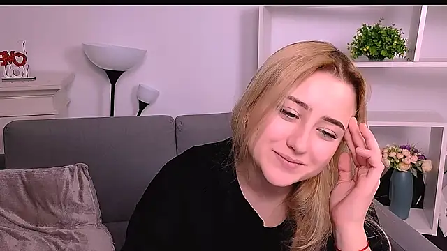 Lulu   Moon online show from March 2026 09:59:01 PM