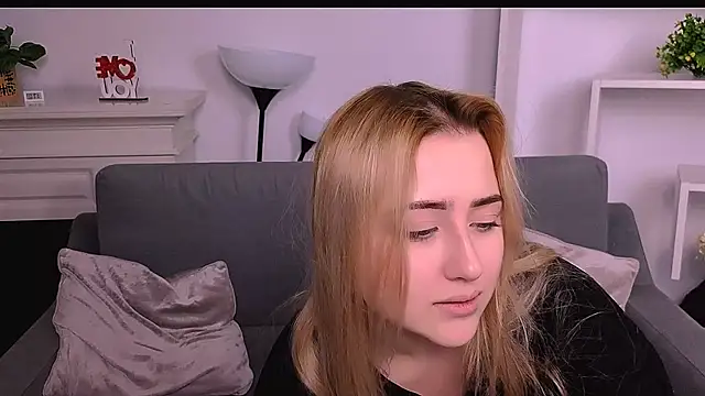 Lulu   Moon online show from March 2026 09:55:01 PM