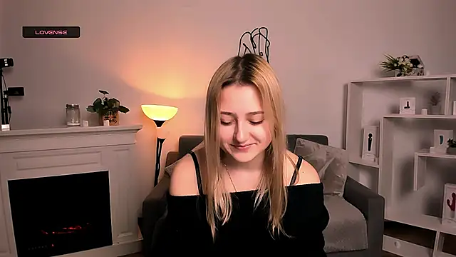 Lulu   Moon online show from April 2026 08:59:02 PM