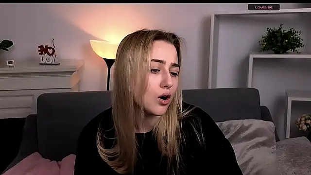 Lulu   Moon online show from March 2026 09:41:01 PM