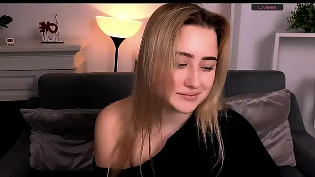 Lulu   Moon online show from March 2026 10:02:02 PM