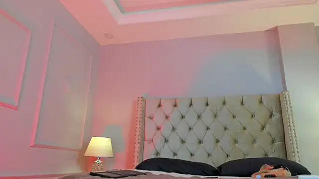 Charlie Storm  online show from October 2025 09:25:01 PM