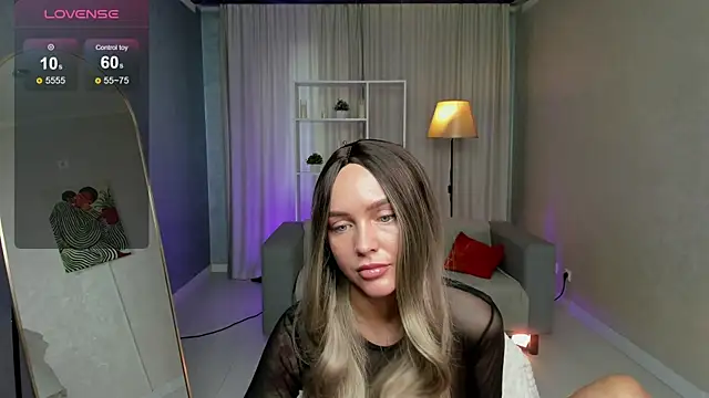 Snapshot of LanaDeRose chatting on November 2025 02:26:02 AM LanaDeRose online show from November 2025 02:26:02 AM