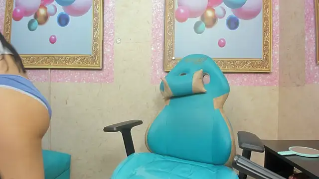 Snapshot of Sammy-Walker chatting on October 2025 12:15:02 PM Sammy-Walker online show from October 2025 12:15:02 PM