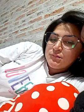 morenalatinaa online show from April 2026 06:43:01 PM