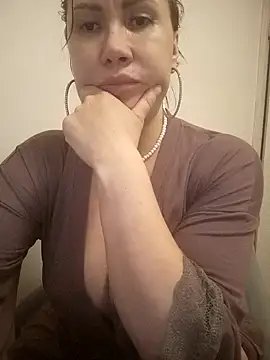 Ambika beauty online show from November 2025 08:34:01 PM