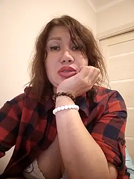 Ambika beauty online show from October 2025 07:48:02 PM