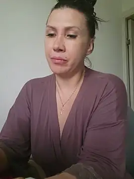 Snapshot of Ambika_beauty chatting on May 2026 03:56:02 PM Ambika beauty online show from May 2026 03:56:02 PM