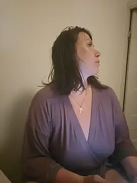 Snapshot of Ambika_beauty chatting on May 2026 09:13:01 PM Ambika beauty online show from May 2026 09:13:01 PM